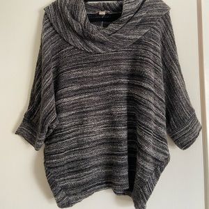 Loft M short sleeve flare sweater